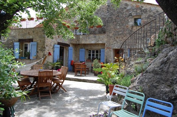 Maison d’hôtes à vendre Haut-Var - Bastide du 18e avec piscine