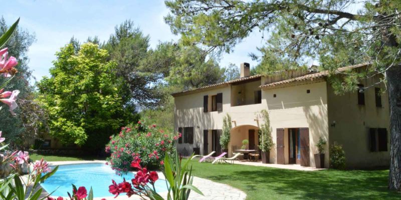 A vendre Bastide avec chambres et table d'hôtes dans Luberon (Vaucluse)