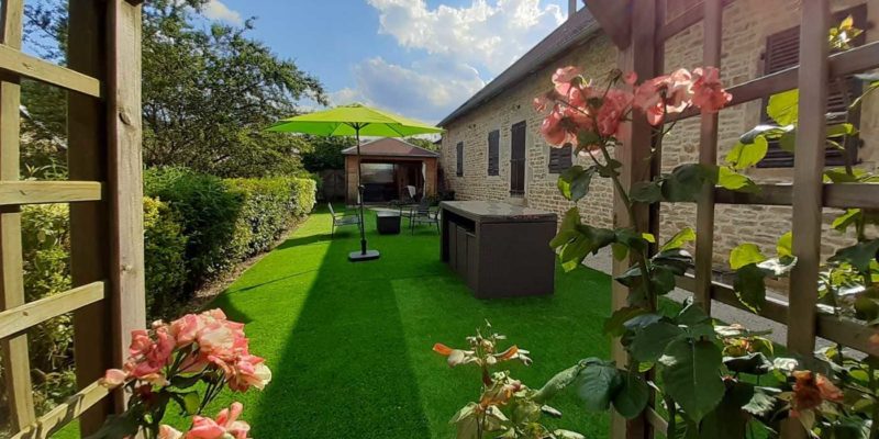 Maison d'hôtes à vendre au cœur du vignoble Jurassien (Pupillin, Jura) en région Bourgogne-Franche-Comté