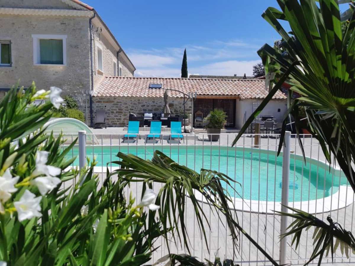 Piscine Mas en pierre à vendre en Drôme Provençale (région Auvergne-Rhône-Alpes)