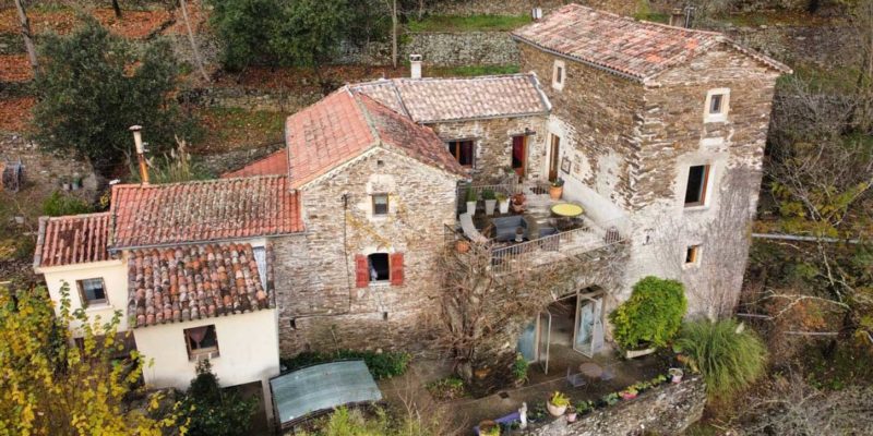 Maison d'hôtes à vendre dans les Cévennes : mas cévenol à Chambon (Occitanie, Gard)
