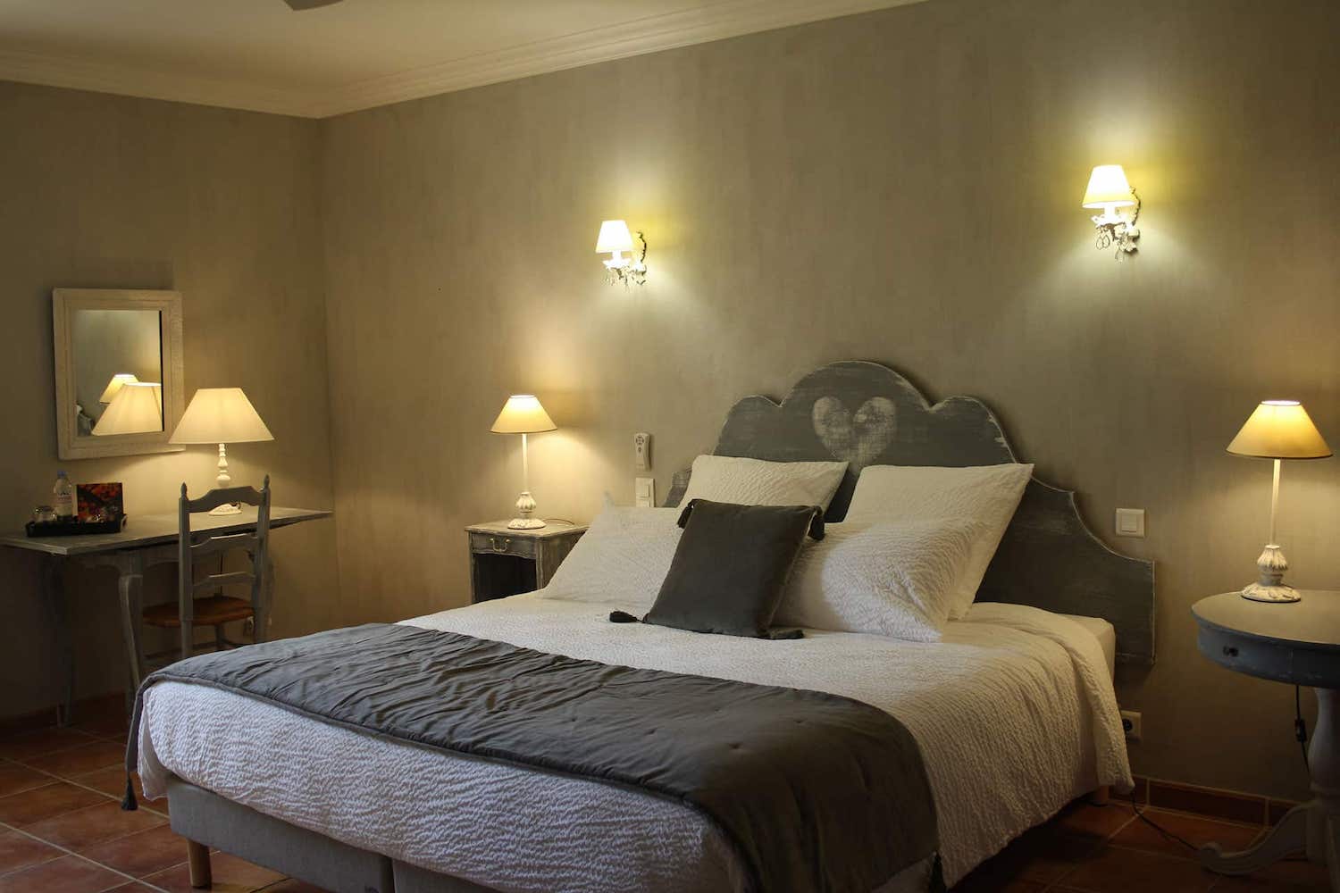 Vente chambres d'hôtes à Gordes dans le parc naturel régional du Luberon (Vaucluse)