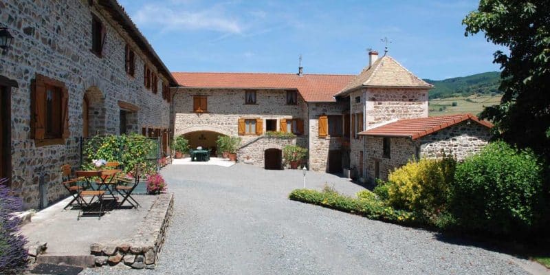 Maison d'hôtes à vendre dans le Beaujolais (Les Ardillats, Rhône) en région Auvergne-Rhône-Alpes