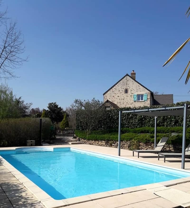 Piscine de la maison d'hôtes à vendre en région Centre Val de Loire)