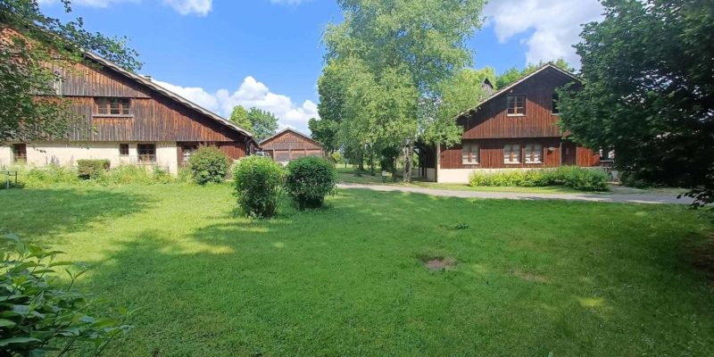 Vente d'un Domaine Touristique, Les Combes dans le Doubs en Bourgogne Franche-Comté