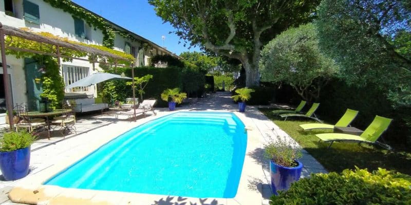 A vendre mas provençal avec piscine et 3 gîtes (Cabannes, Bouches du Rhône)