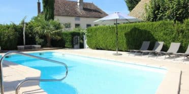Maison d'hôtes avec piscine, à vendre près de Beaune en Bourgogne (Corberon, Côte d'Or)