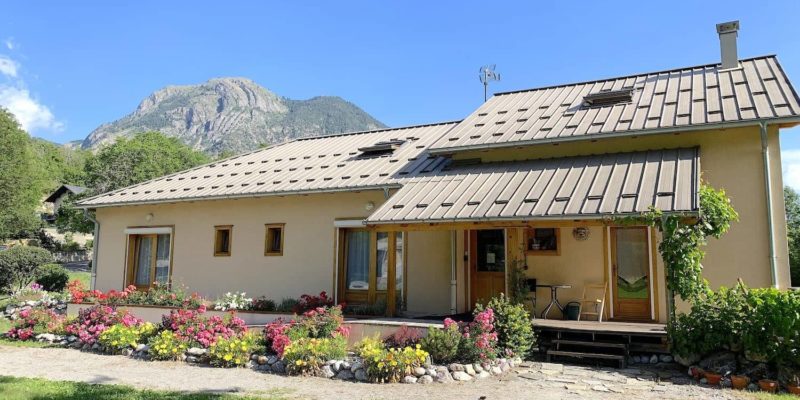 Maison d'hôtes à vendre dans le Massif des Ecrins (L'Argentière-la-Bessée, Hautes-Alpes)