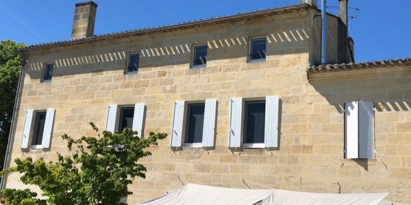 Maison d'hôtes à vendre à Saint-Seurin-sur-l'Isle en Gironde, région Nouvelle-Aquitaine