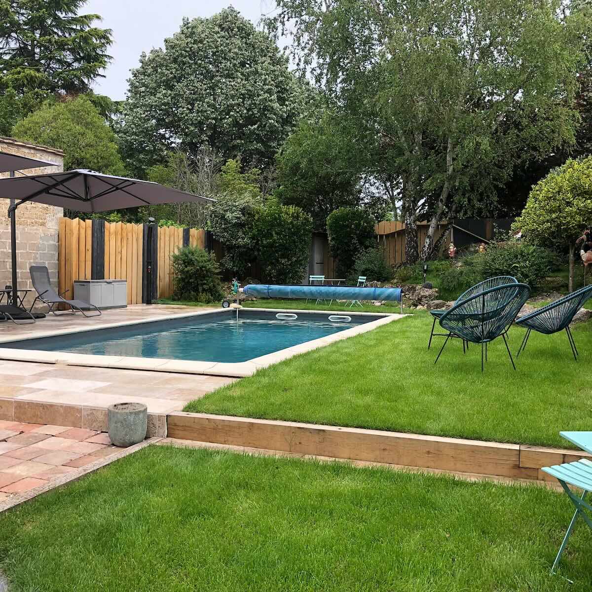 Piscine de la maison d'hôtes à vendre à Saint-Seurin-sur-l'Isle en Gironde