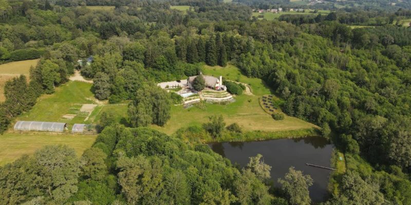 Vue aérienne d'une maison d'hôtes à vendre à La Geneytouse dans le Limousin, Haute-Vienne (Nouvelle-Aquitaine)