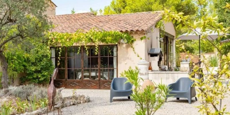 Maison d'hôtes de charme à vendre à Lacoste au coeur du Luberon en Provence dans le département du Vaucluse