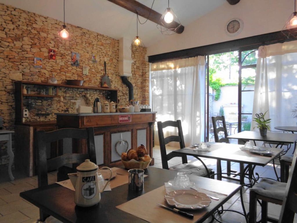 Salle de petit déjeuner de la maison d'hôtes