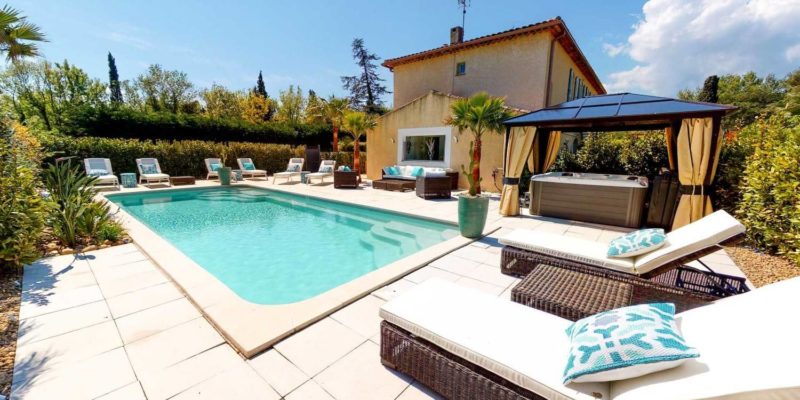 Maison d'hôtes à vendre à Saint-Aygulf dans le Var, entre Cannes et saint-Tropez