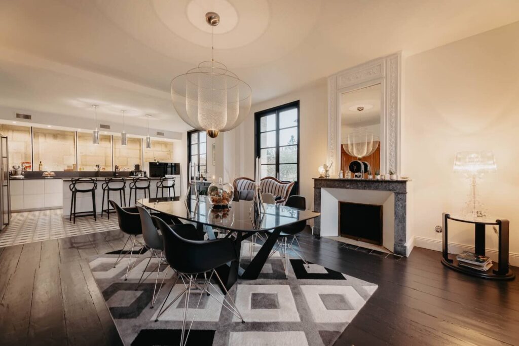 Salle à manger de la maison d'hôtes à vendre en Nouvelle-Aquitaine