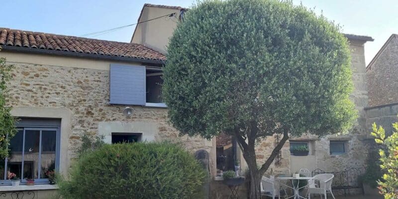 Maison d'hôtes à vendre aux Verchers-sur-Layon (département du Maine-et-Loire en région Pays de la Loire)