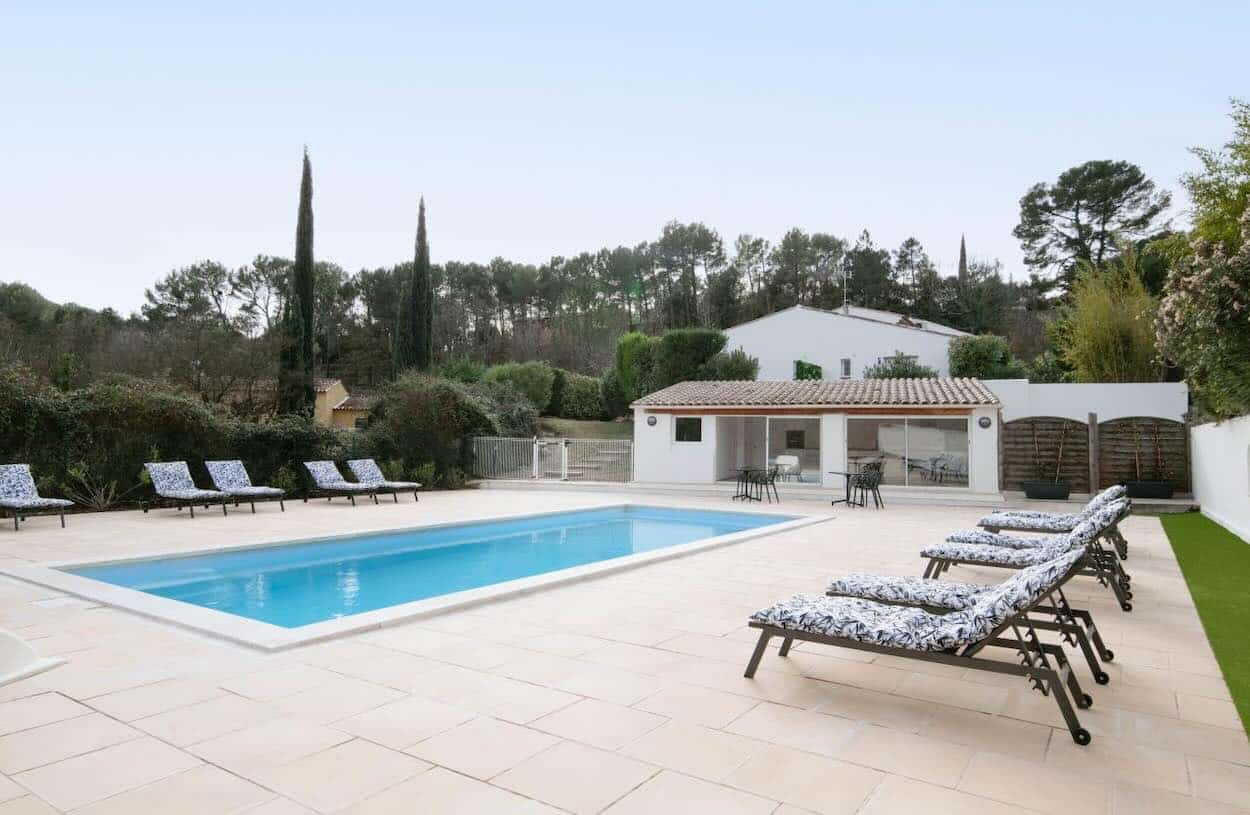Espace piscine de la maison d'hôtes