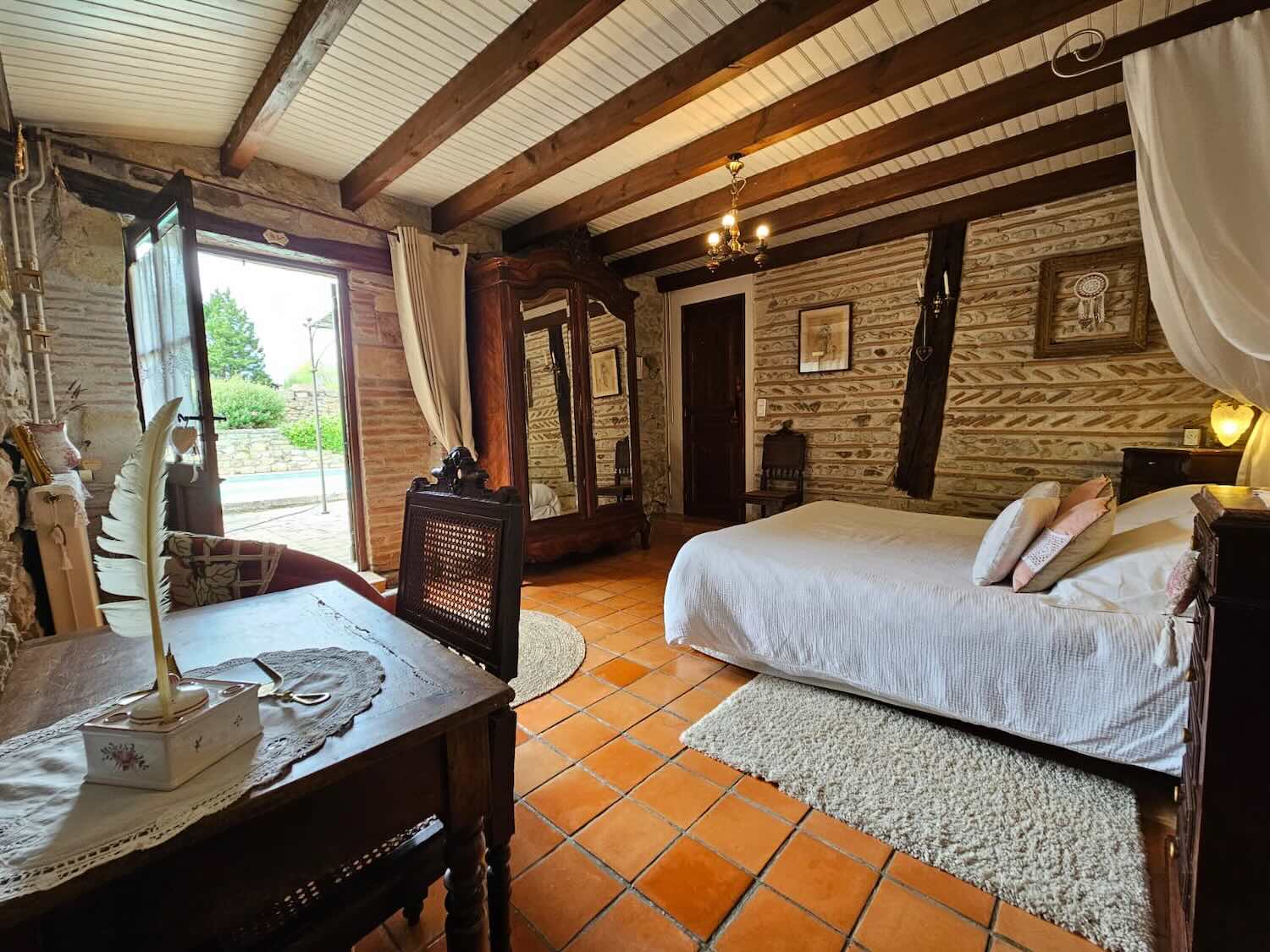 Vente activité chambres d'hôtes et gîte en Gironde (Sigalens, région Nouvelle-Aquitaine)