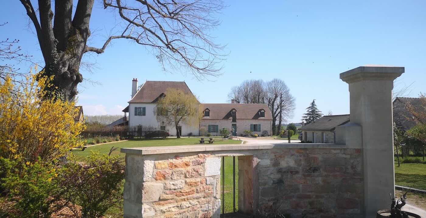 Entrée de la proprieté à vendre en Saône-et-Loire (Bourgogne) 