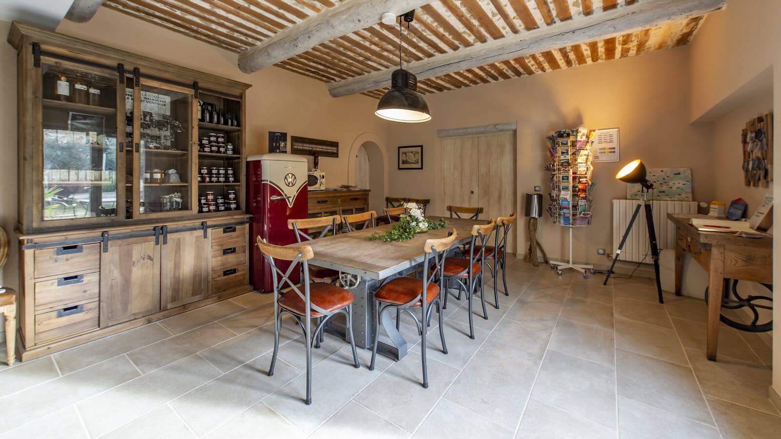 Pièce commune de la maison d'hôtes à l'Isle-sur-la-Sorgue (Vaucluse, Provence-Alpes-Côte d'Azur)