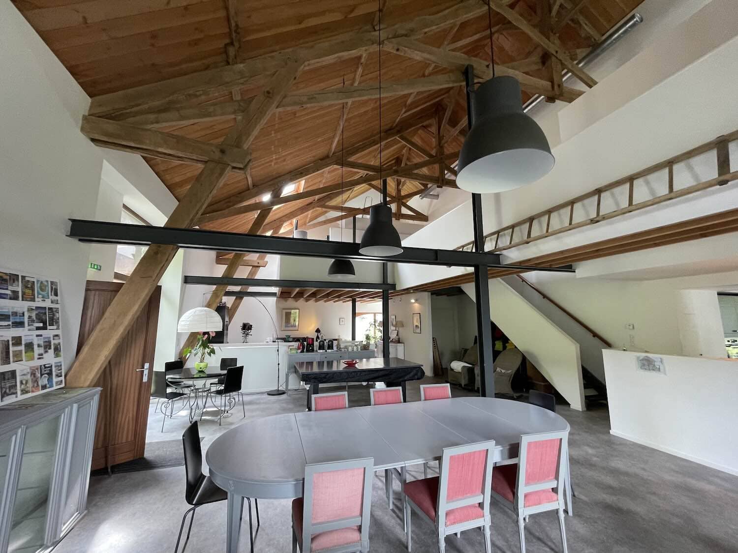 Espaces communs : Salle à manger avec cuisine ouverte
