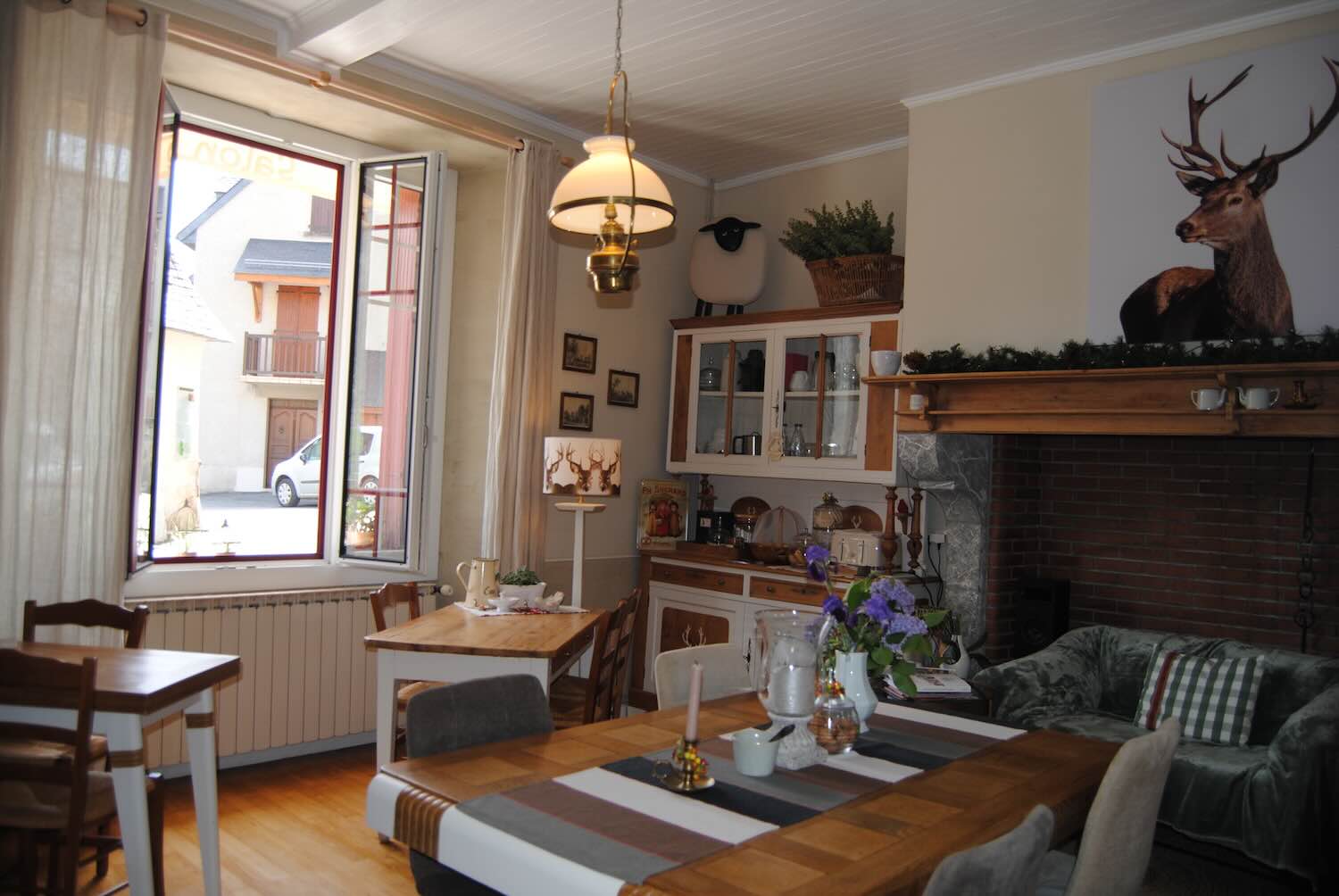 Salon petit déjeuner de la maison d'hôtes à vendre en Occitanie